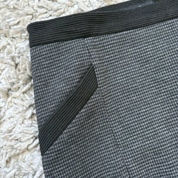 Teenflo Pencil Skirt | Black and Grey Houndstooth Straight Skirt - Picture 4 of 9